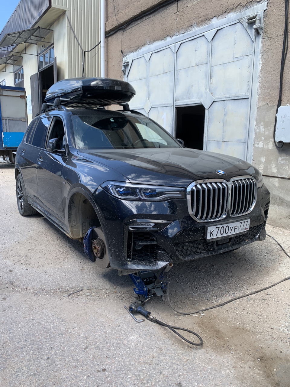 Жор резины😭 — BMW X7 (G07), 4 л, 2021 года | шины | DRIVE2