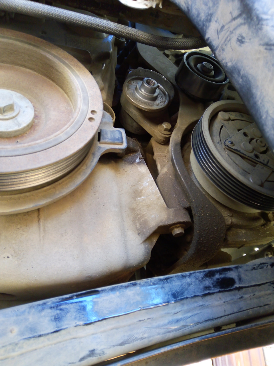 Натяжной ролик обводного ремня поехал в Ригуууу. — Lada Ларгус, 1,6 л ...