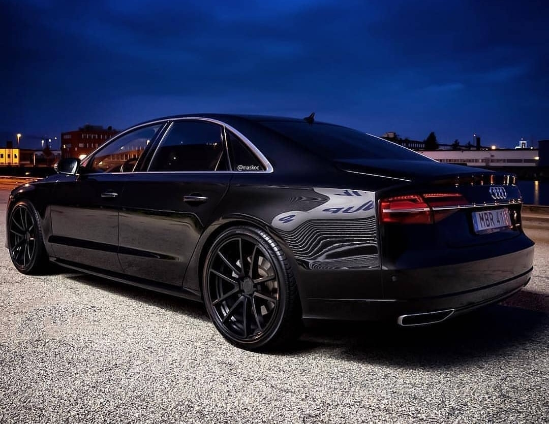 5 4 black. Audi a8 r20. Ауди а8 черная. Audi a8 d5 Black. Audi a7 r22.