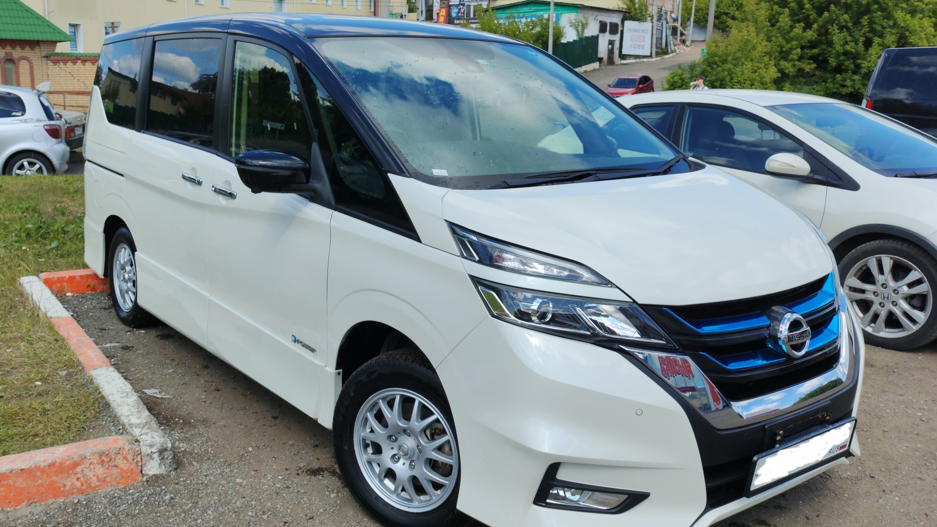 Nissan Serena e Power 2019