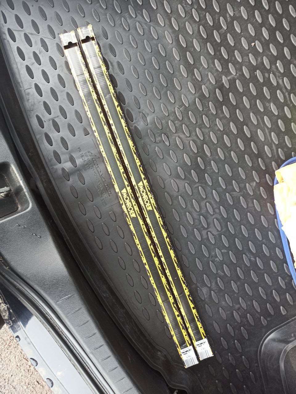 Усиленные газовые упоры багажника Monroe 5756 — Honda Civic 5D (8G), 1 ...