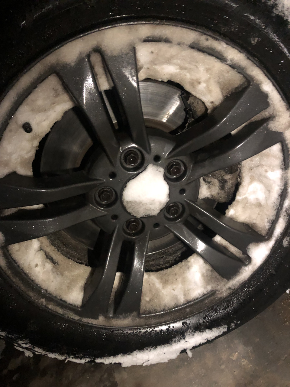 Покраска дисков в графит из баллончика — BMW X3 (E83), 3 л, 2007 года ...