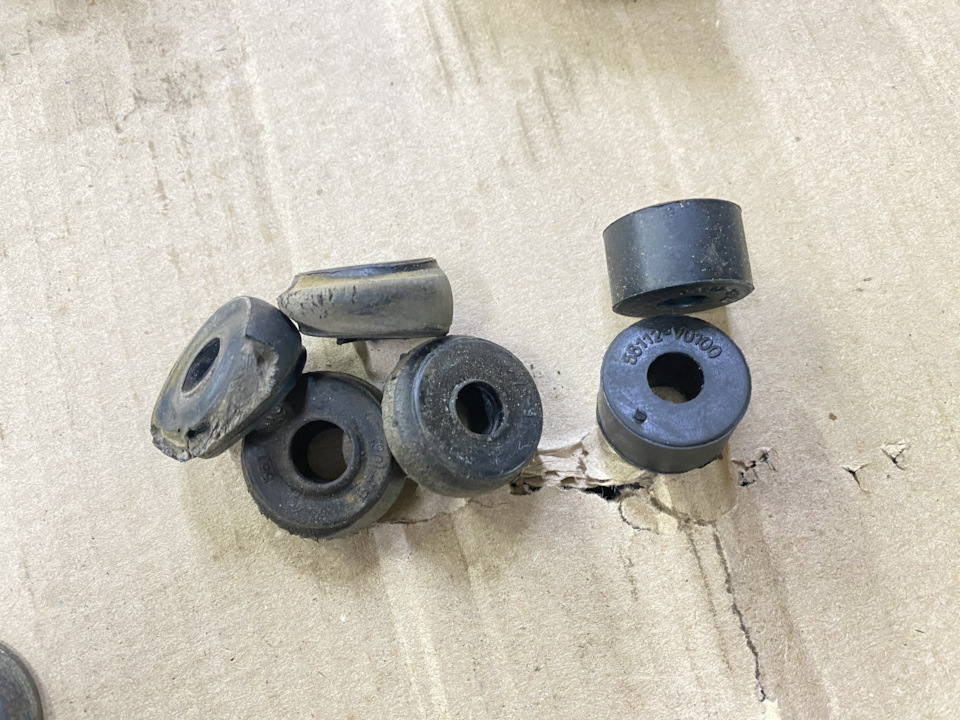 Сравнение старых втулок и новых! — Nissan Cefiro Wagon