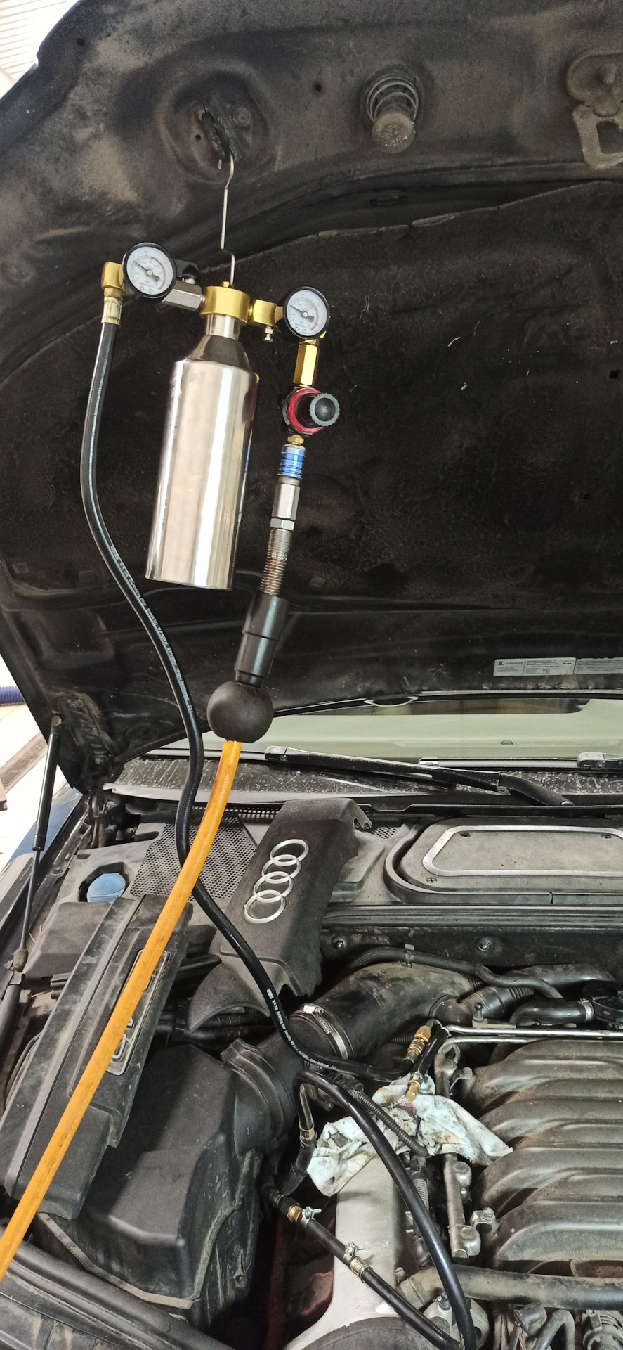 Фото в бортжурнале Audi A8 (D3)