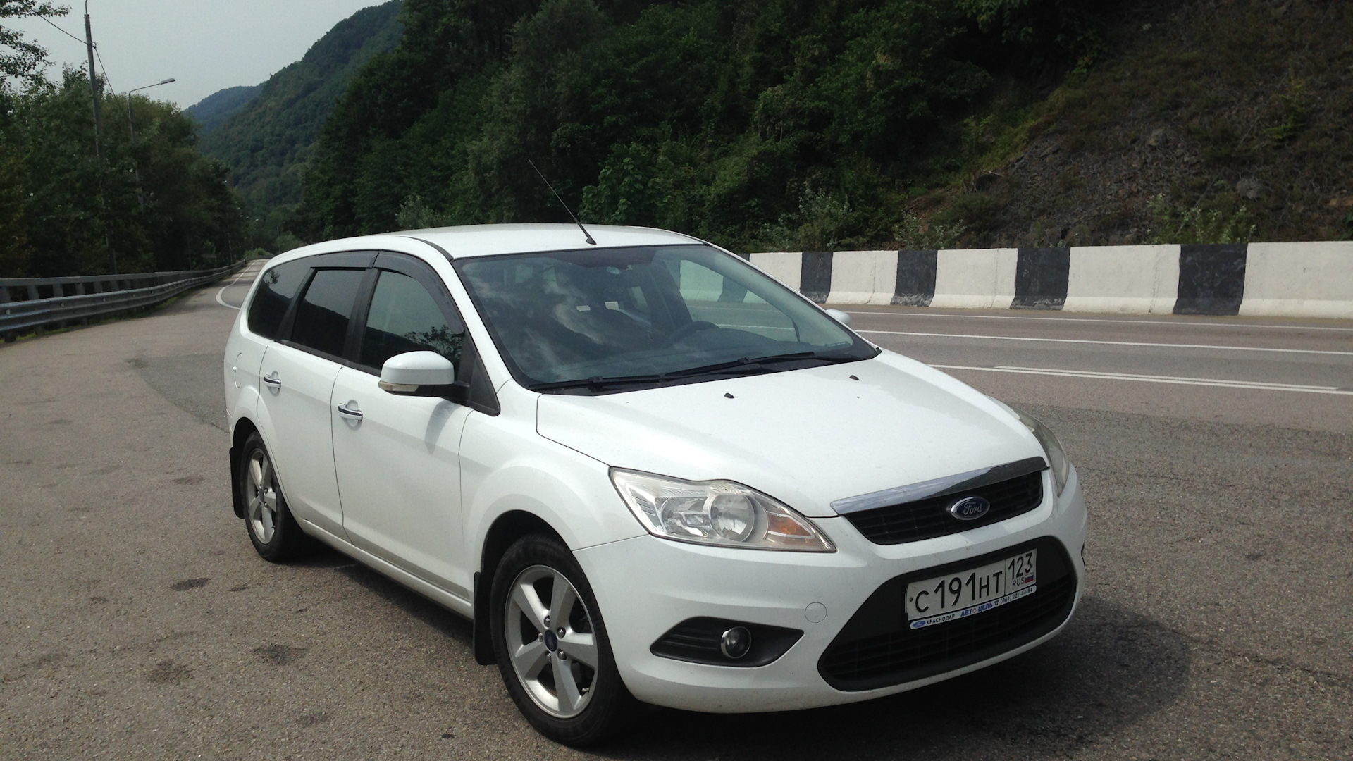 Ford Focus 2010 Р±РµР»С‹Р№