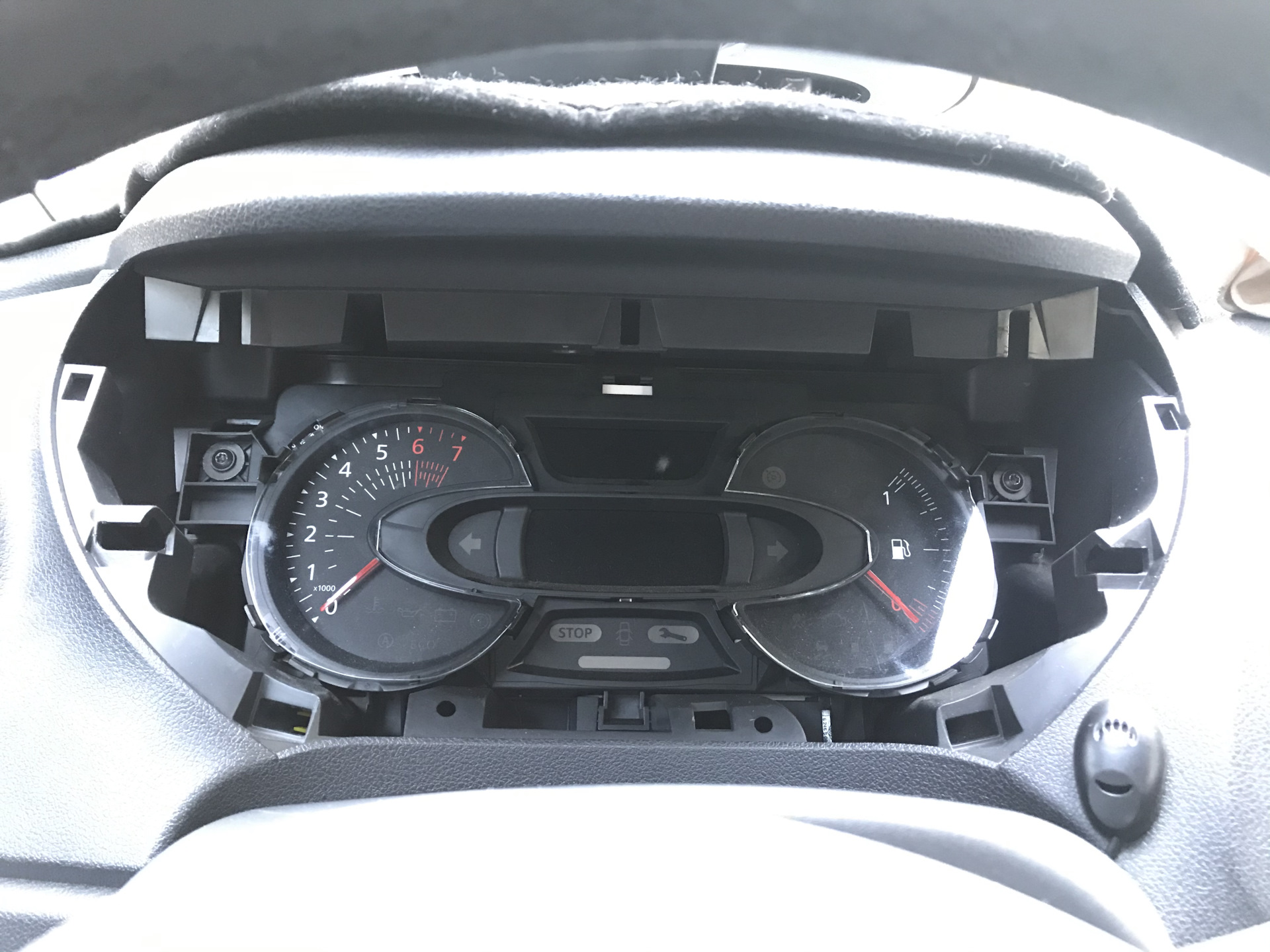 Приборная панель рено каптур. Приборная панель Mitsubishi Outlander 3. Панель приборов Мицубиси Аутлендер 3. Ravon r2 панель приборов. Щиток приборов Outlander 3 2021.