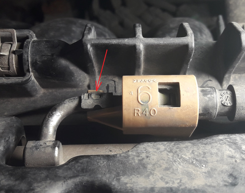 Вопрос про снятие топливной рампы — Honda CR-V (RE), 2 л, 2011 года ...