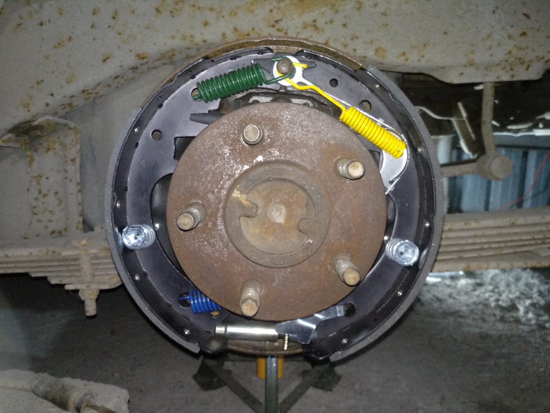 Задние тормоза матиз. 4. Сборка задних. Колодки daewoo nexia задние n150. Сборка задних.