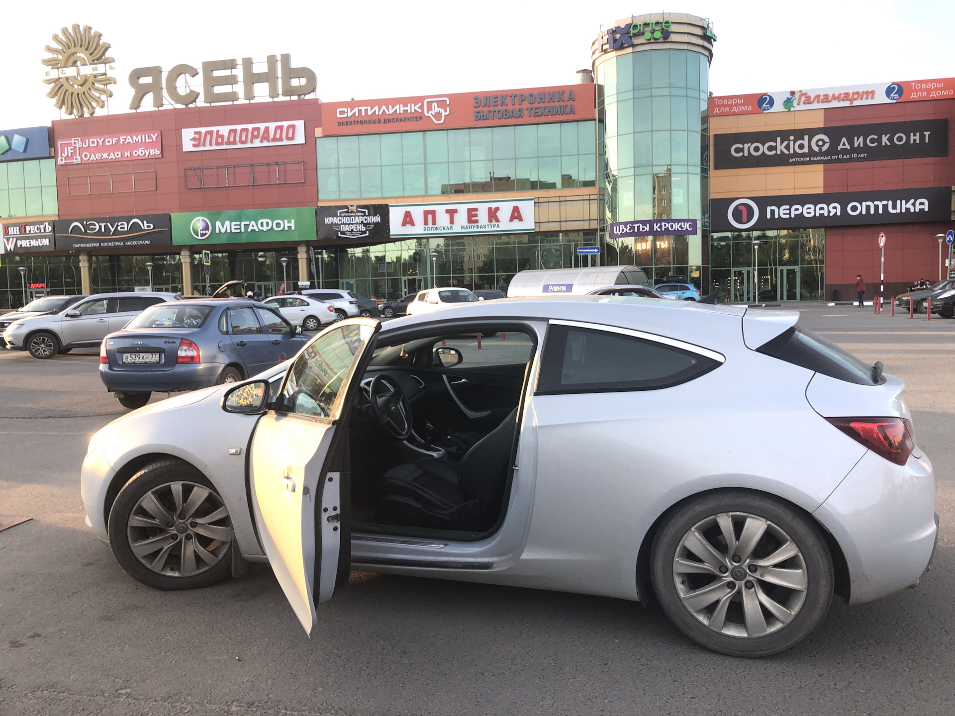 Opel Astra j OPC ламбо двери