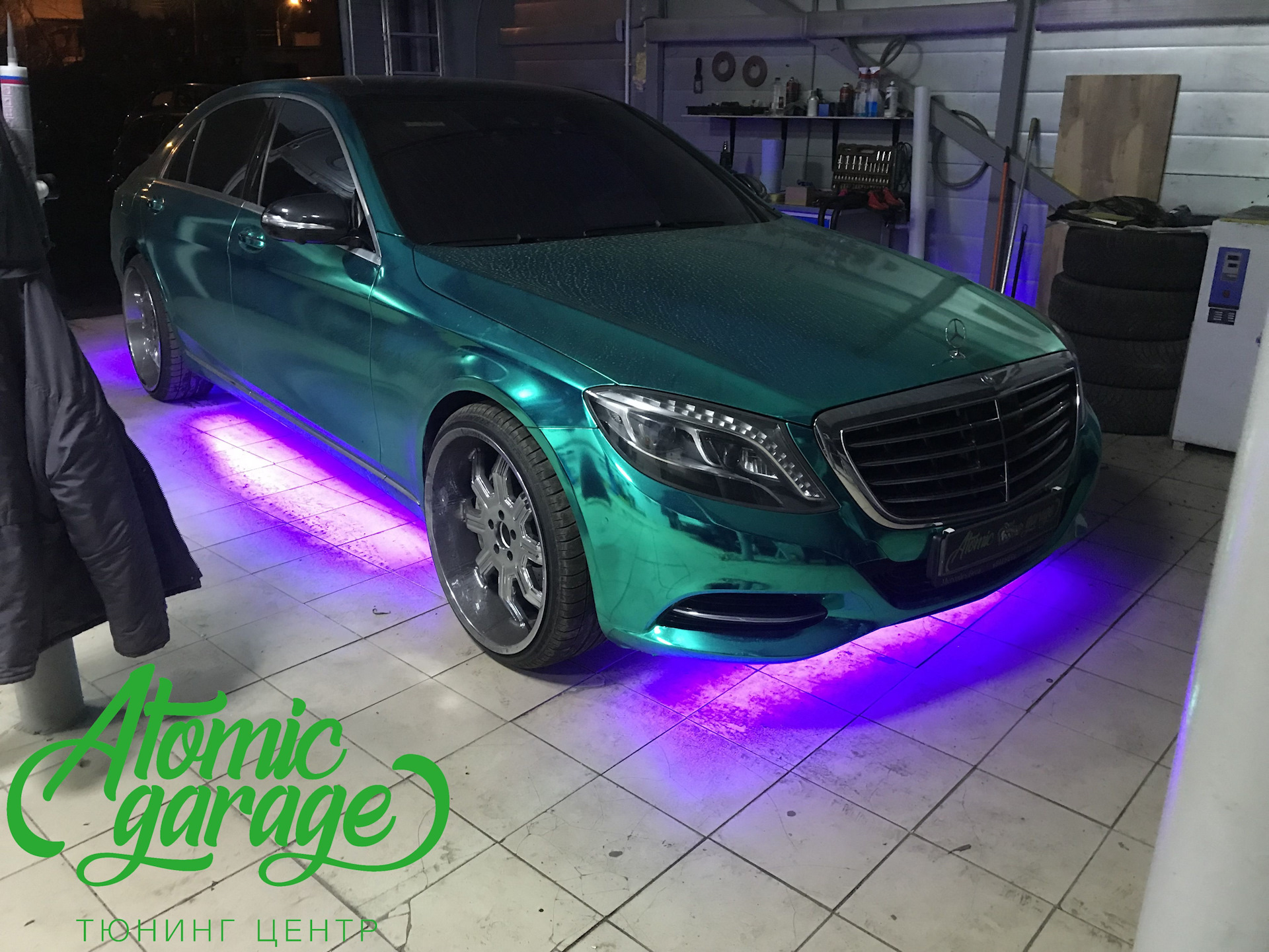 Mercedes Benz Neon