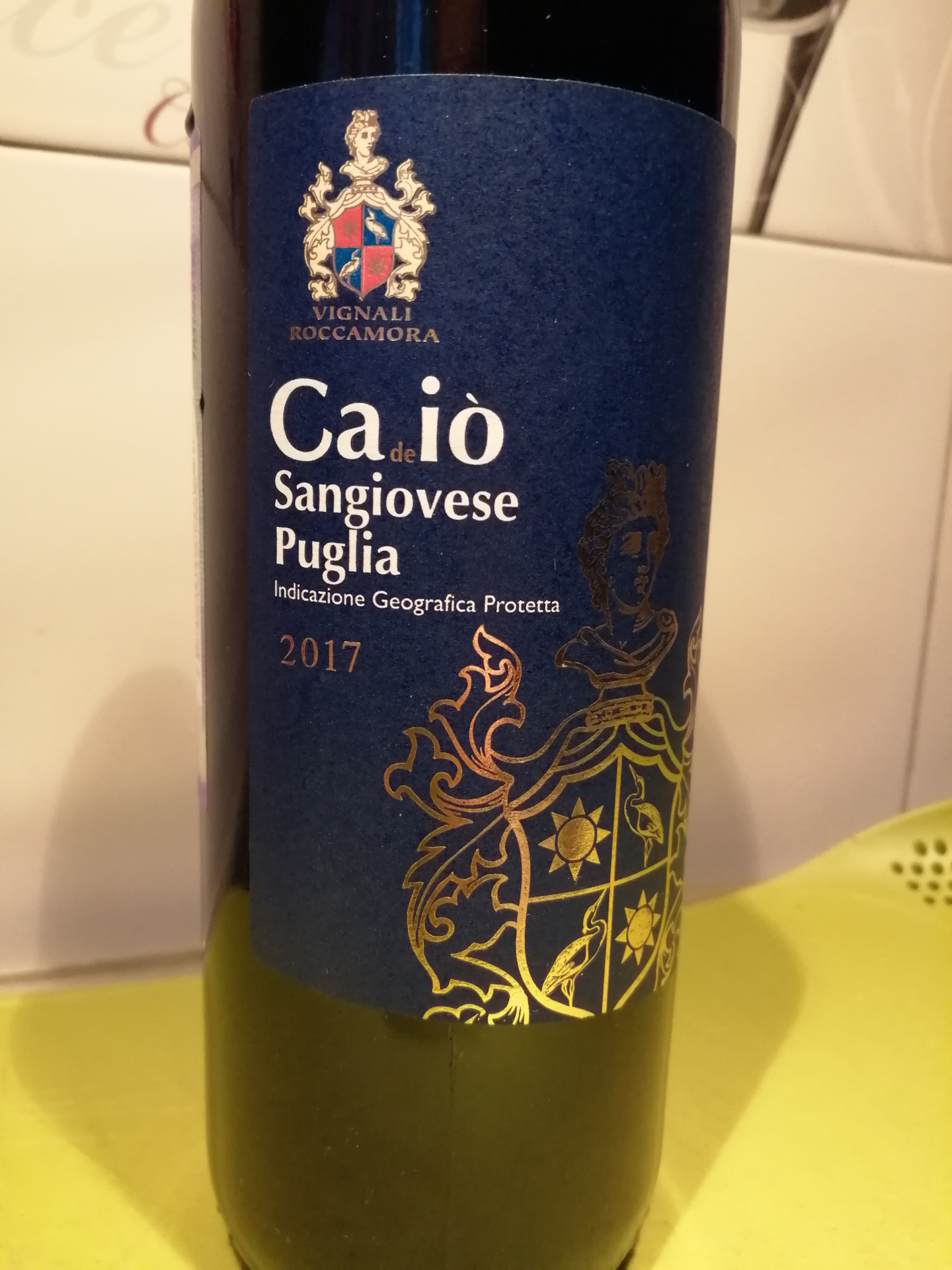 Санджовезе вино. Вино Санджовезе Пулия. Вино Sangiovese Puglia магнит. Вино Sangiovese Puglia nostre Terre. Вино Санджовезе Пулия КАДЕИО.