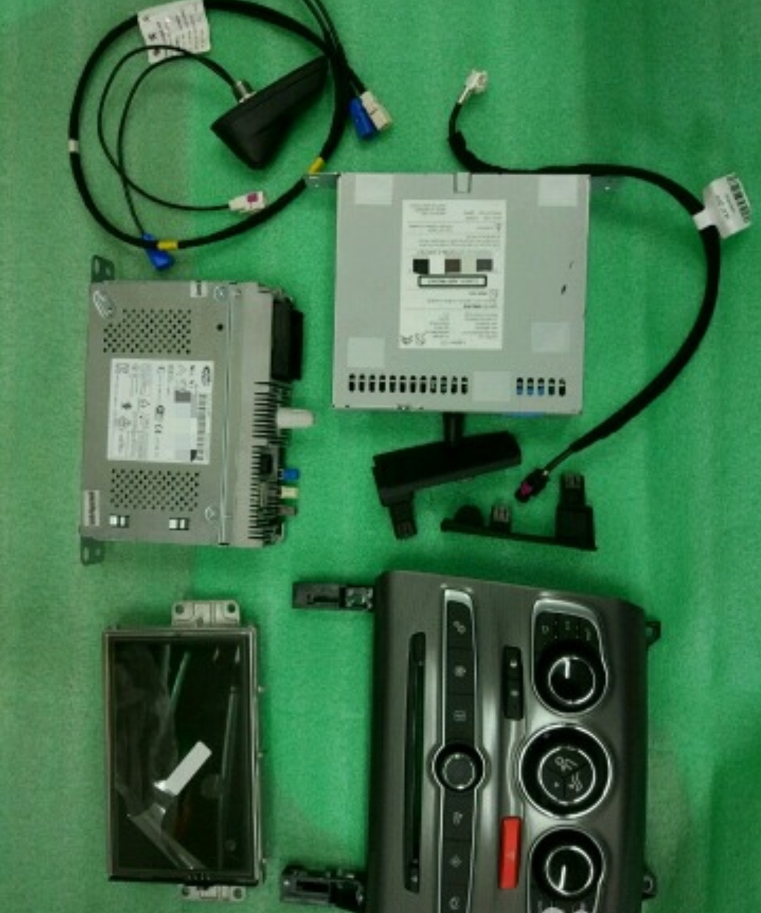 Комплект мультимедиа. Мультимедиа smeg iv2. smeg iv2 citroen. iso провод citroen smeg iv2. smeg iv2 citroen c4 подключение к усилителю.