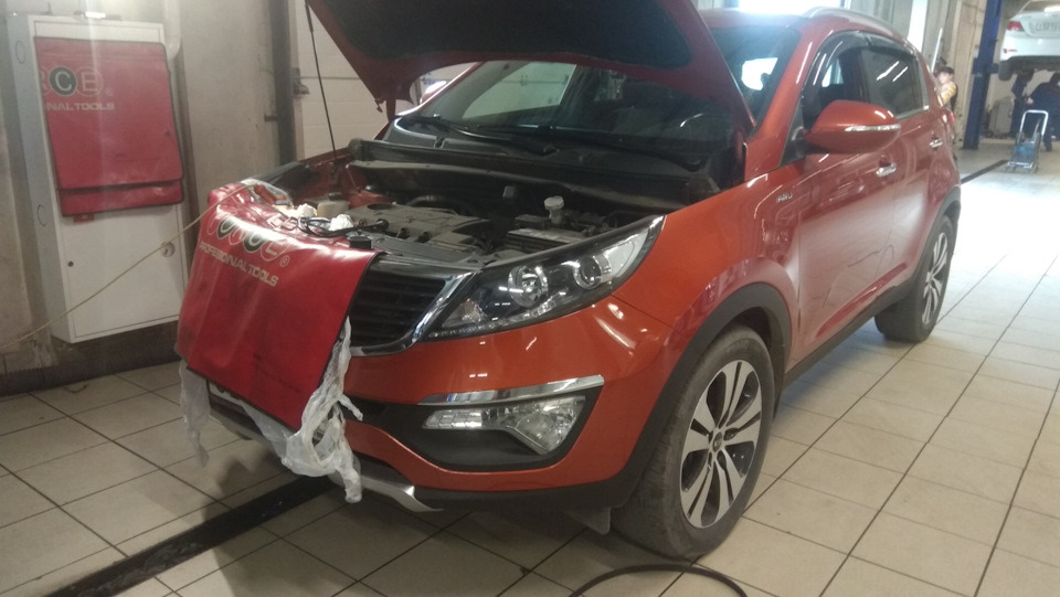 Металлический стук в двигателе — KIA Sportage (3G), 2 л, 2012 года ...