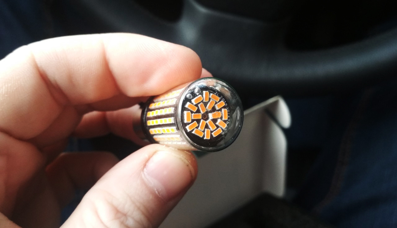 Лампа поворотника PY21W LED в переднюю оптику — Mazda 3 (1G) BK, 2,5 л ...