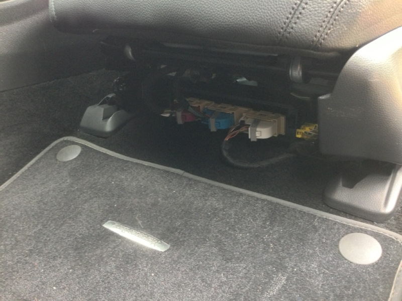 Ящики под передними сиденьями — Mercedes-Benz CLA Shooting Brake (X117 ...