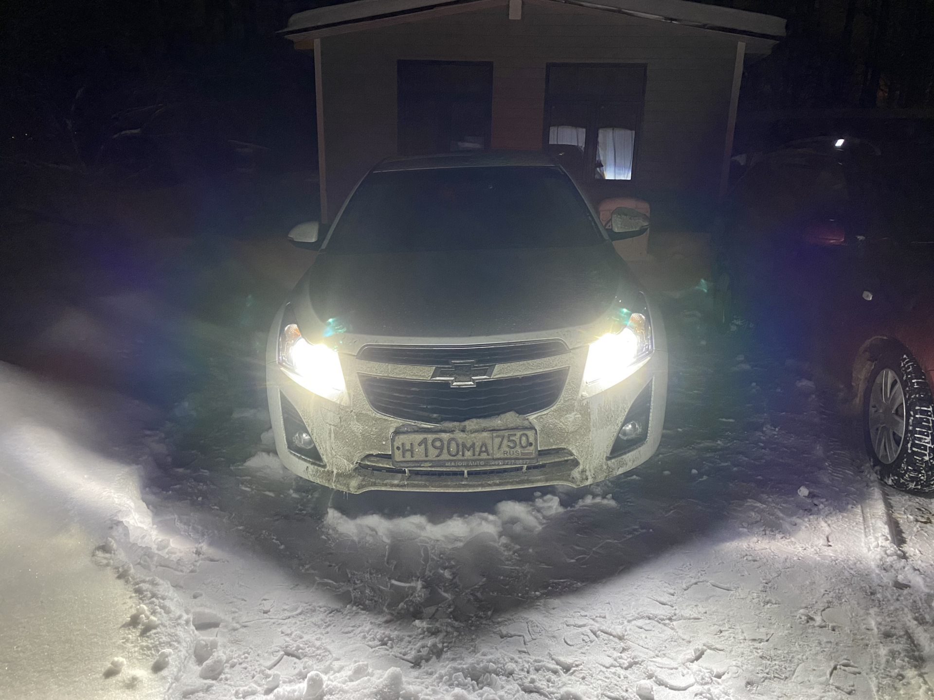 Замена галогеновых ламп на диодные мини линзы H4 Chevrolet Cruze (+замена  лампочек на диодные в салоне, багажнике, бардачке и подсветке номера) —  Chevrolet Cruze (1G), 1,8 л, 2014 года | стайлинг | DRIVE2