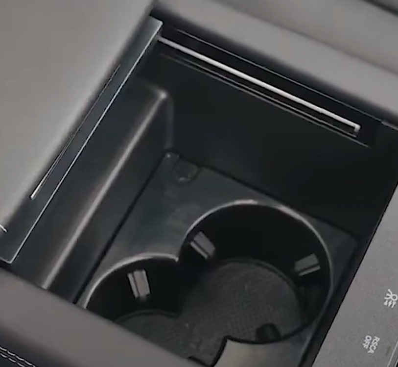 Отвратительное решение с подстаканниками в новом Tank 300 — Haval Dargo