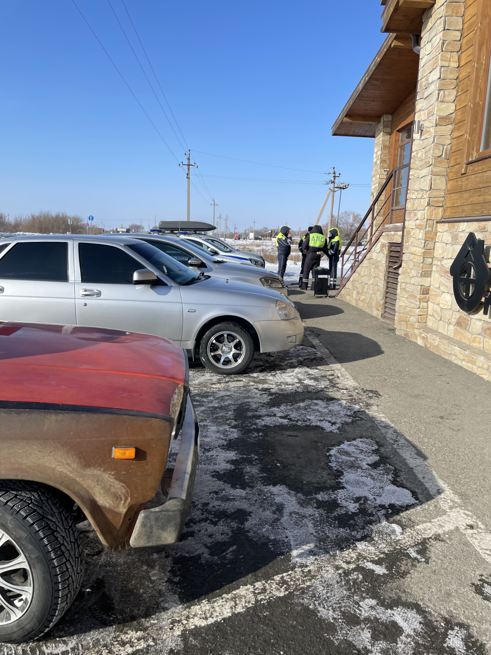 Вещдоки на столе был суд был приговор