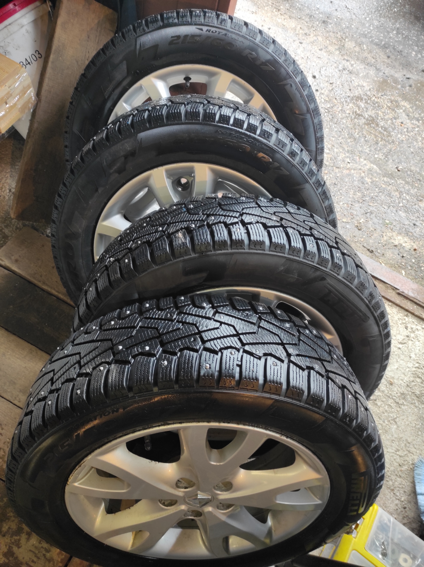 Ниссан джук резина 215/55 r17. Ниссан джук резина 215/55 r17. Зимние колеса на ниссан. Зимние колеса на ниссан. Ниссан джук резина 215/55 r17.