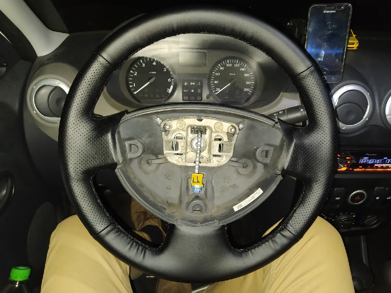 Оплетка руля от фирмы китай рулит — Lada Ларгус, 1,6 л, 2018 года ...
