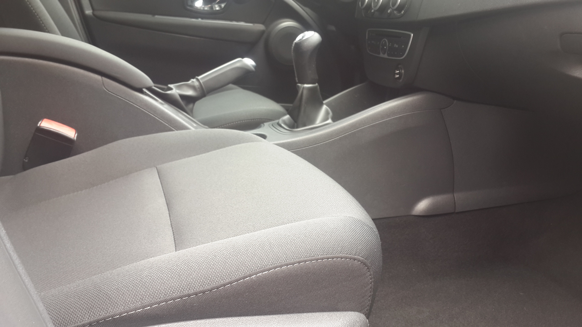 Химчистка салона с помощью Karcher — Renault Fluence, 1,6 л, 2012 года ...