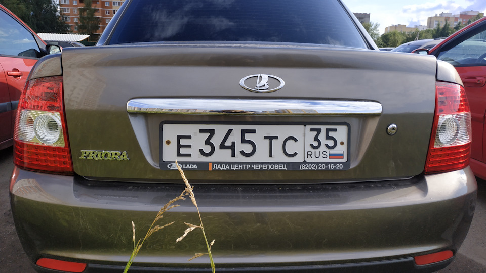 Заводские шильдики на место. — Lada Приора седан, 1,6 л, 2017 года ...