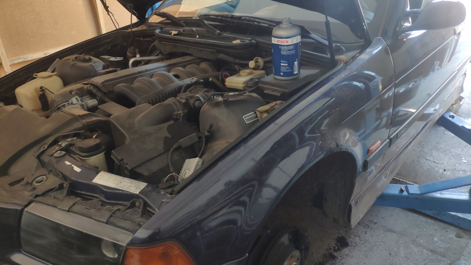 Замена тормозной жидкости. — BMW 3 series (E36), 1,6 л, 1996 года ...