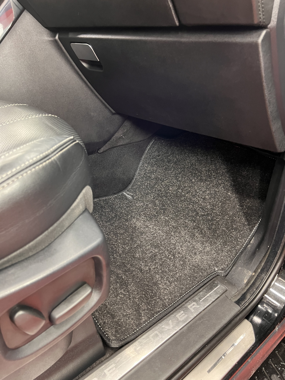 Пошив ковриков — Land Rover Range Rover Sport (1G), 5 л, 2012 года ...