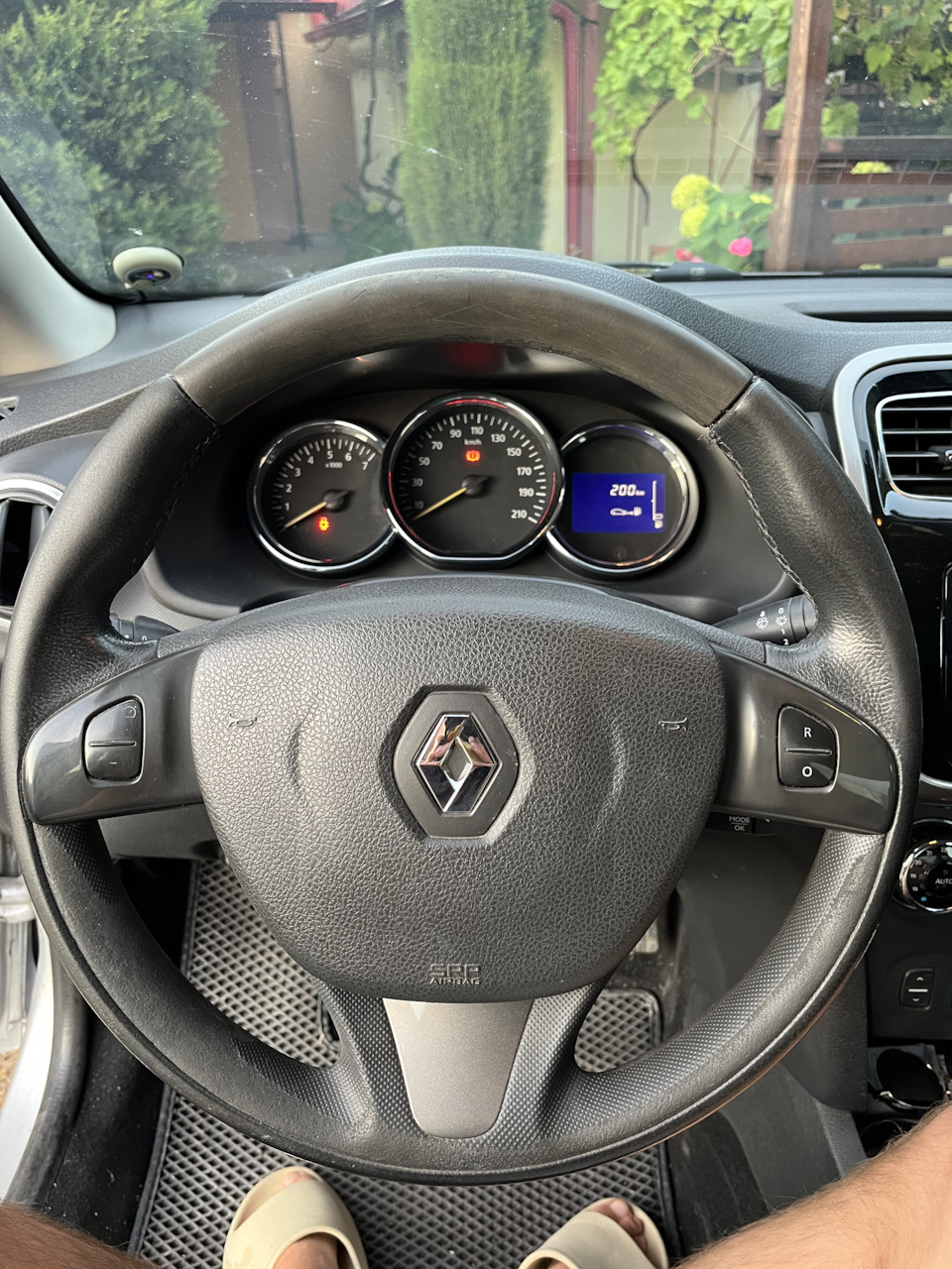 Как поменять руль на рено логан Замена рулевого колеса. - Renault Logan (2G), 1,6 л, 2014 года своими руками DRI