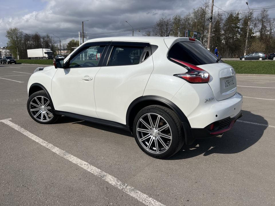 Nissan Juke белый перламутр