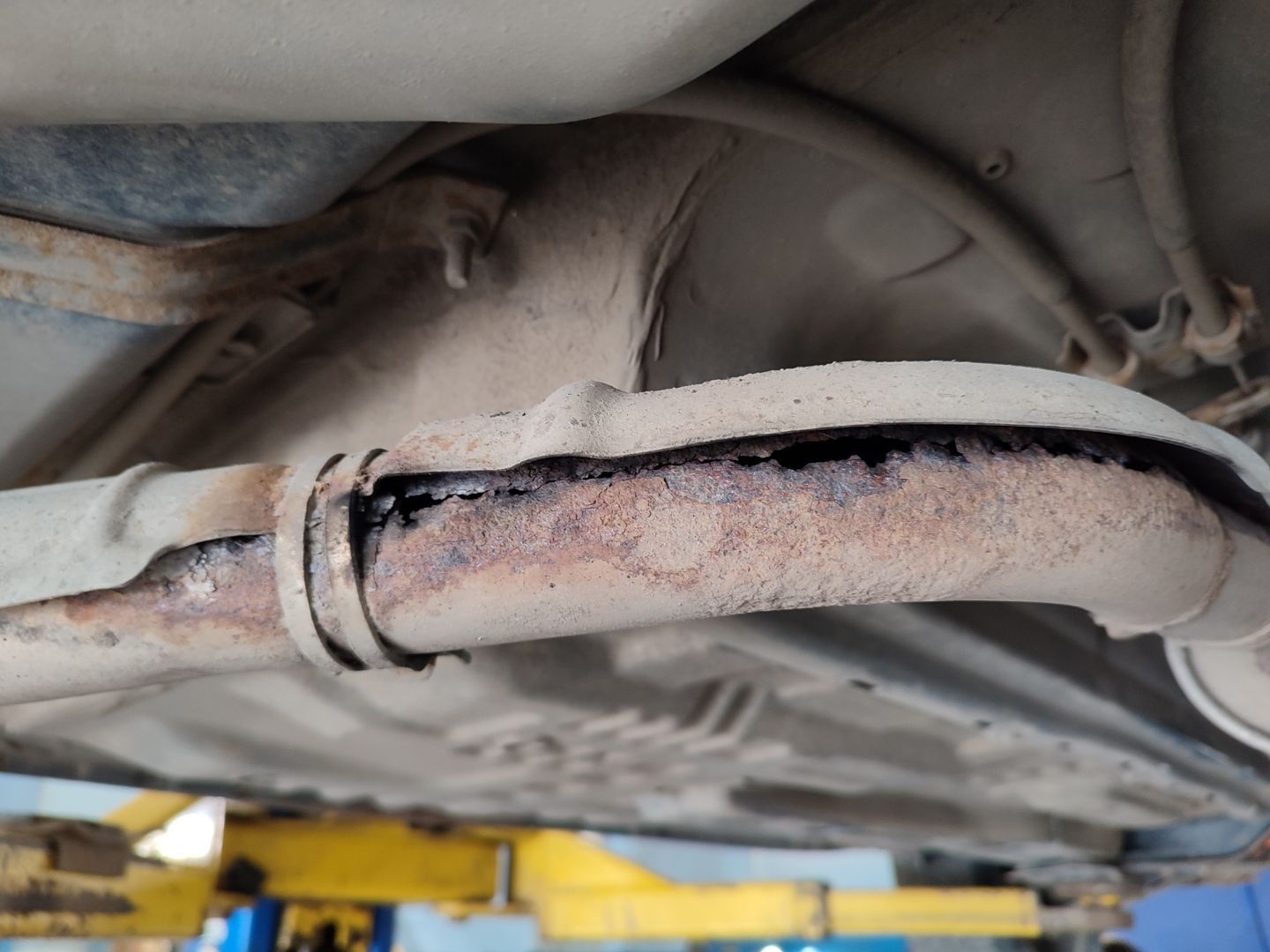 Замена резонатора на автомобиле ТагАЗ Vega 2009 года, г. Рязань ...