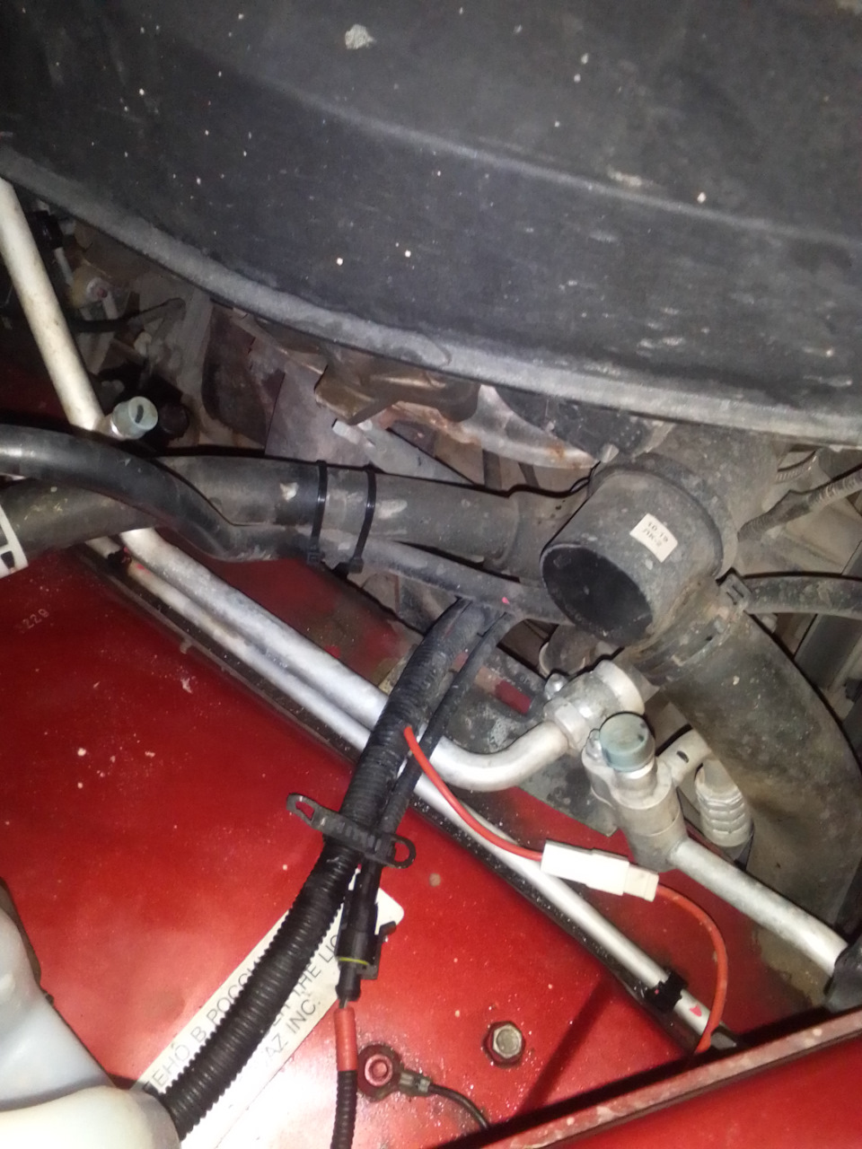 Патрубки к бачку — Chevrolet Niva GLX