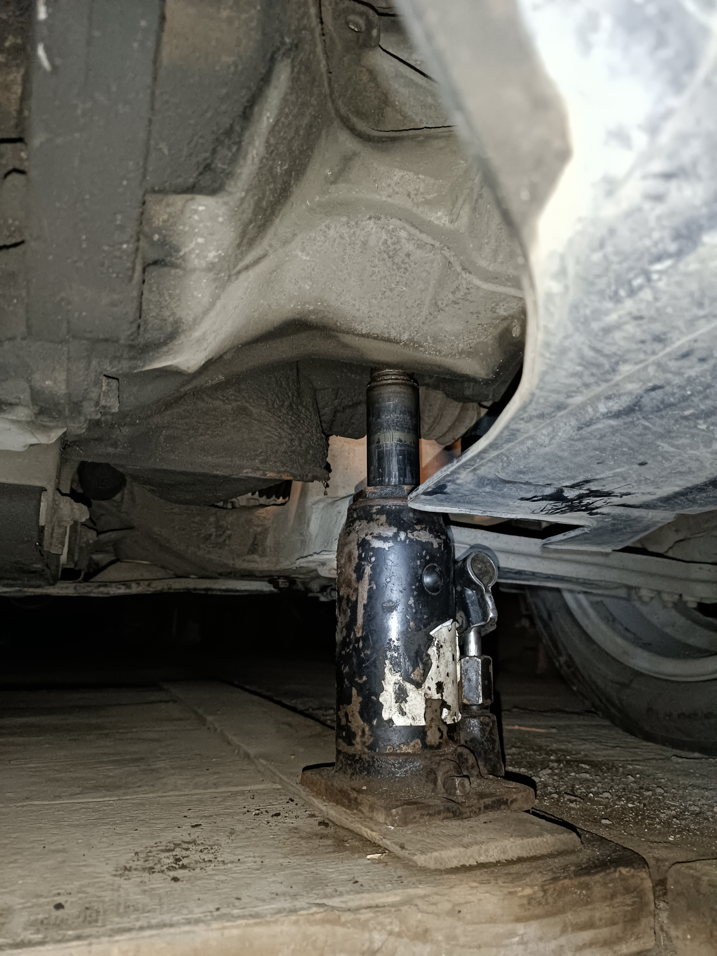 Вторая замена левой подушки двигателя — Chevrolet Lacetti 5D, 1,6 л ...