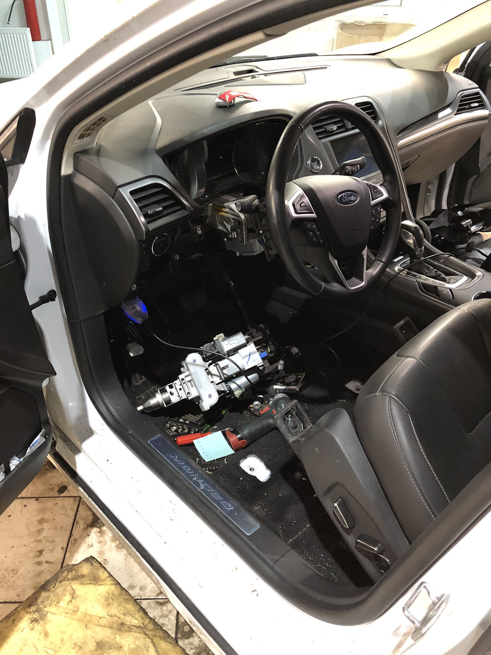 Фото в бортжурнале Ford Mondeo V