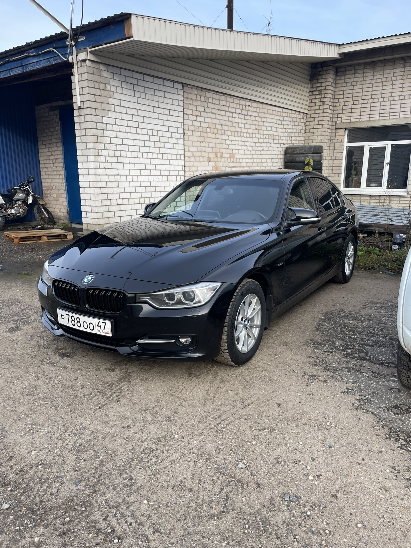 Замена трубки вентиляции картера — BMW 3 series (F30), 2 л, 2012 года ...