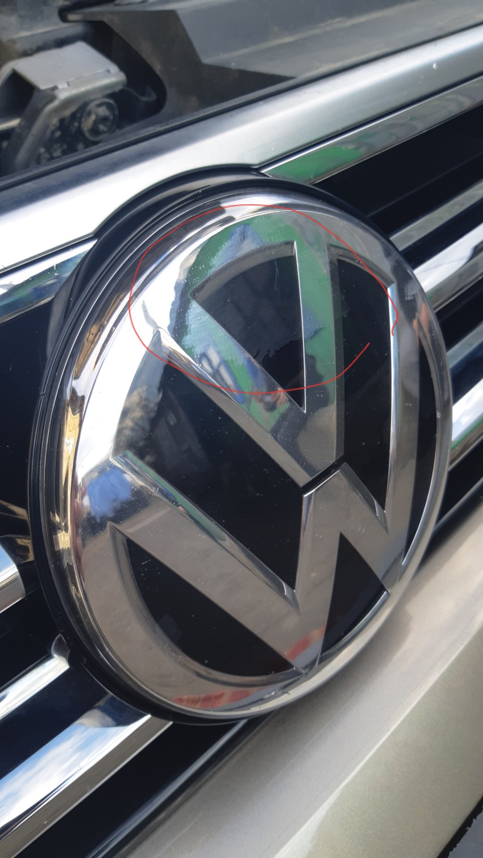 39. Замена по гарантии (передняя эмблема) — Volkswagen Tiguan (2G), 1,4 ...