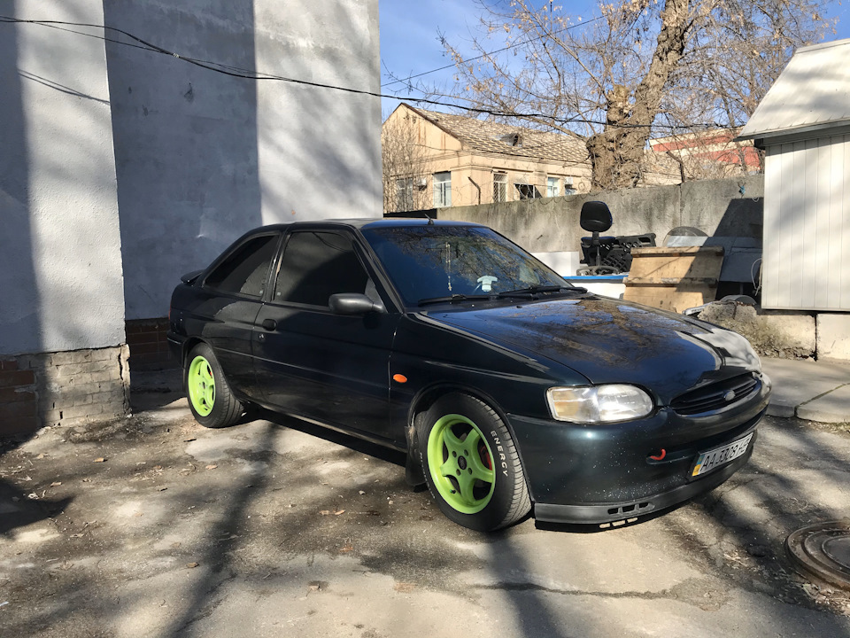 Стойки задние тяги наконечники — Ford Escort Mk6 1 6 л 1995 года