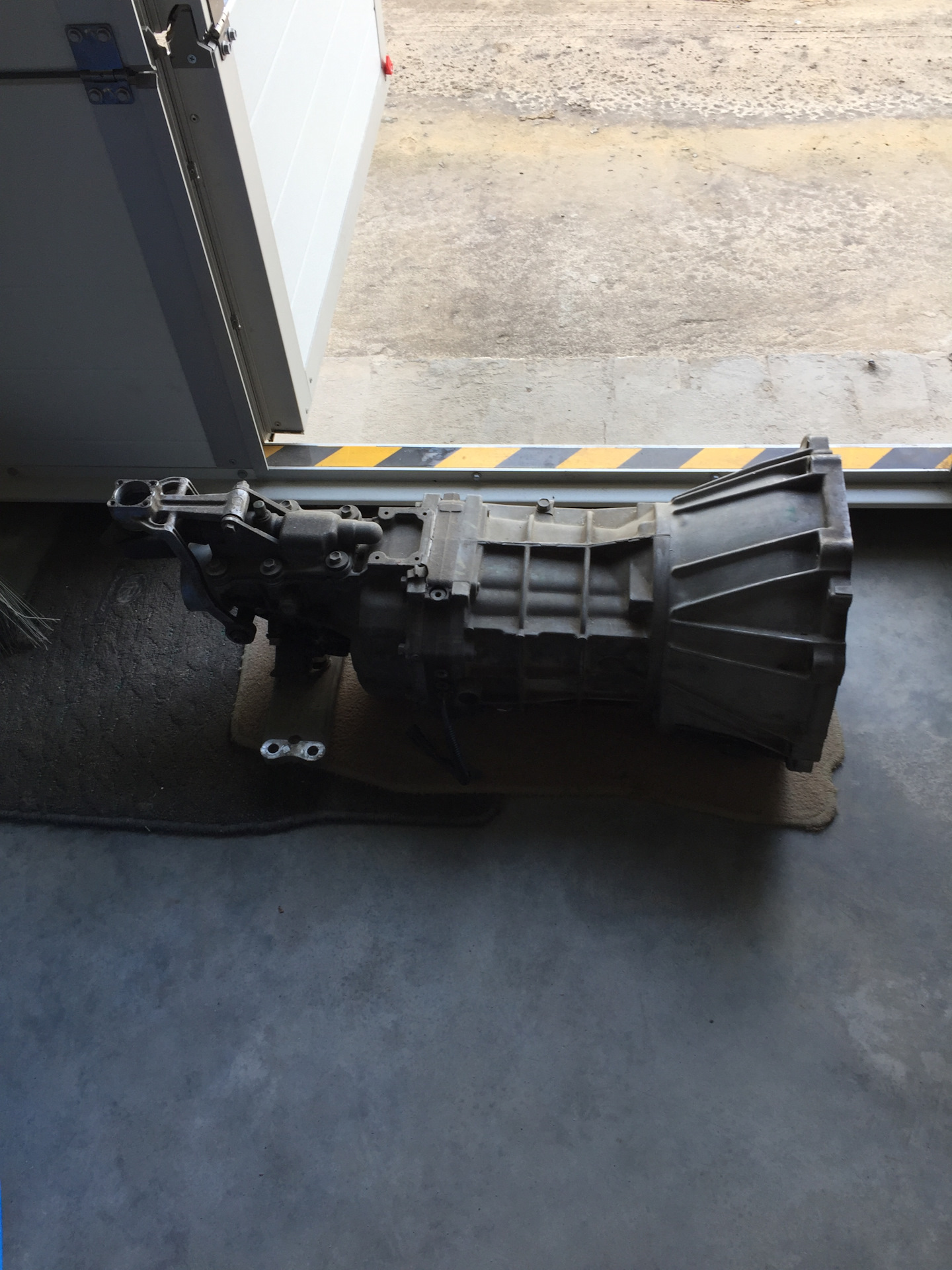 Замена подшипника на первичном вале кпп)) — Toyota Mark II (90), 2,5 л ...