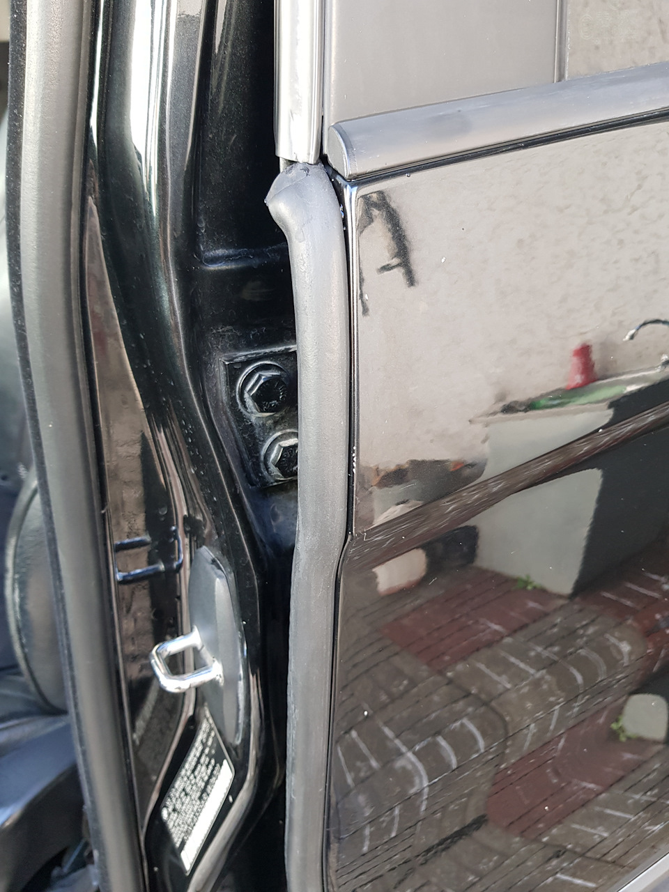 Установка уплотнителей зазора между дверей с али. — BMW X5 (E53), 3 л ...