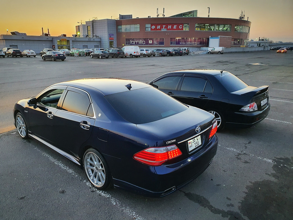 Toyota Crown Hybrid 2008