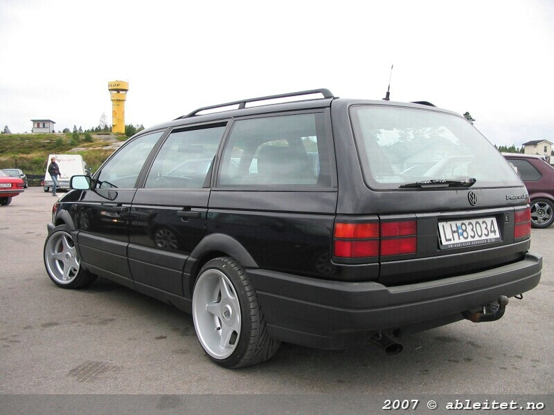 Переделка пассата. Фольксваген Пассат б3 универсал. Volkswagen Passat b3 1993 универсал. Volkswagen Passat b3 универсал 1991. Фольксваген б 3 универсал чёрный.