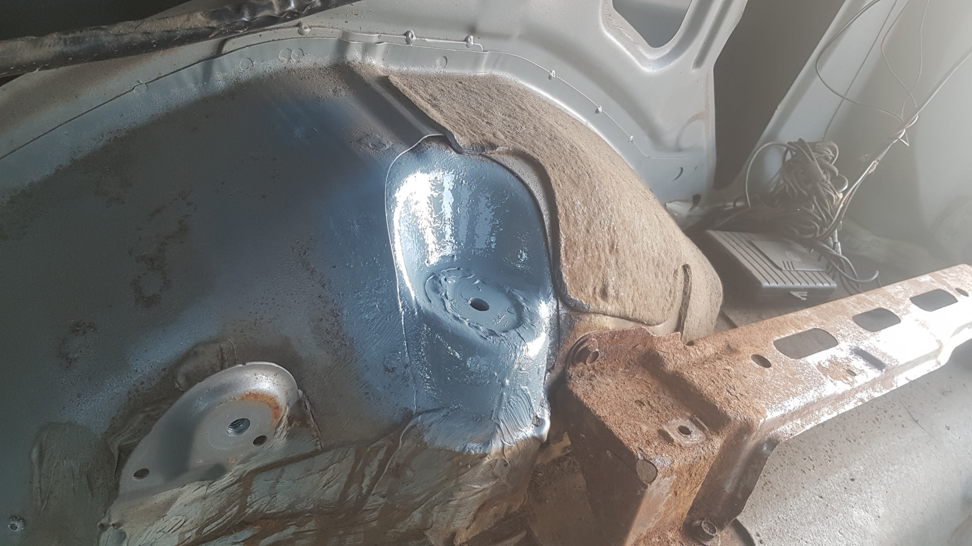 Ремонт чашки заднего амортизатора — Honda HR-V (1G), 1,6 л, 2001 года ...