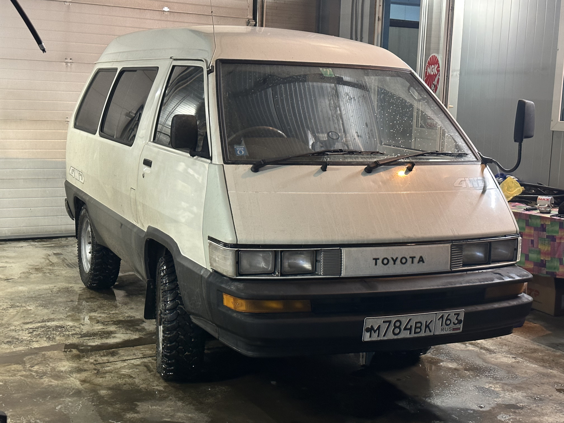 Toyota master ace surf