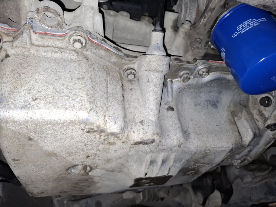 Герметик как и заводской (только он серого цвета), не много выступает по периметру. — Mazda CX-7