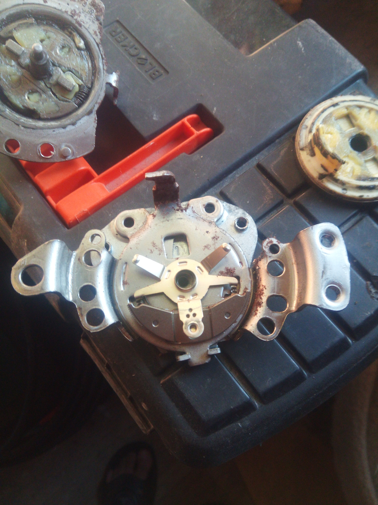 Сиденья от Пассата Б6 в Ларгус. Начало эпопеи. Часть 2. — Lada Ларгус ...