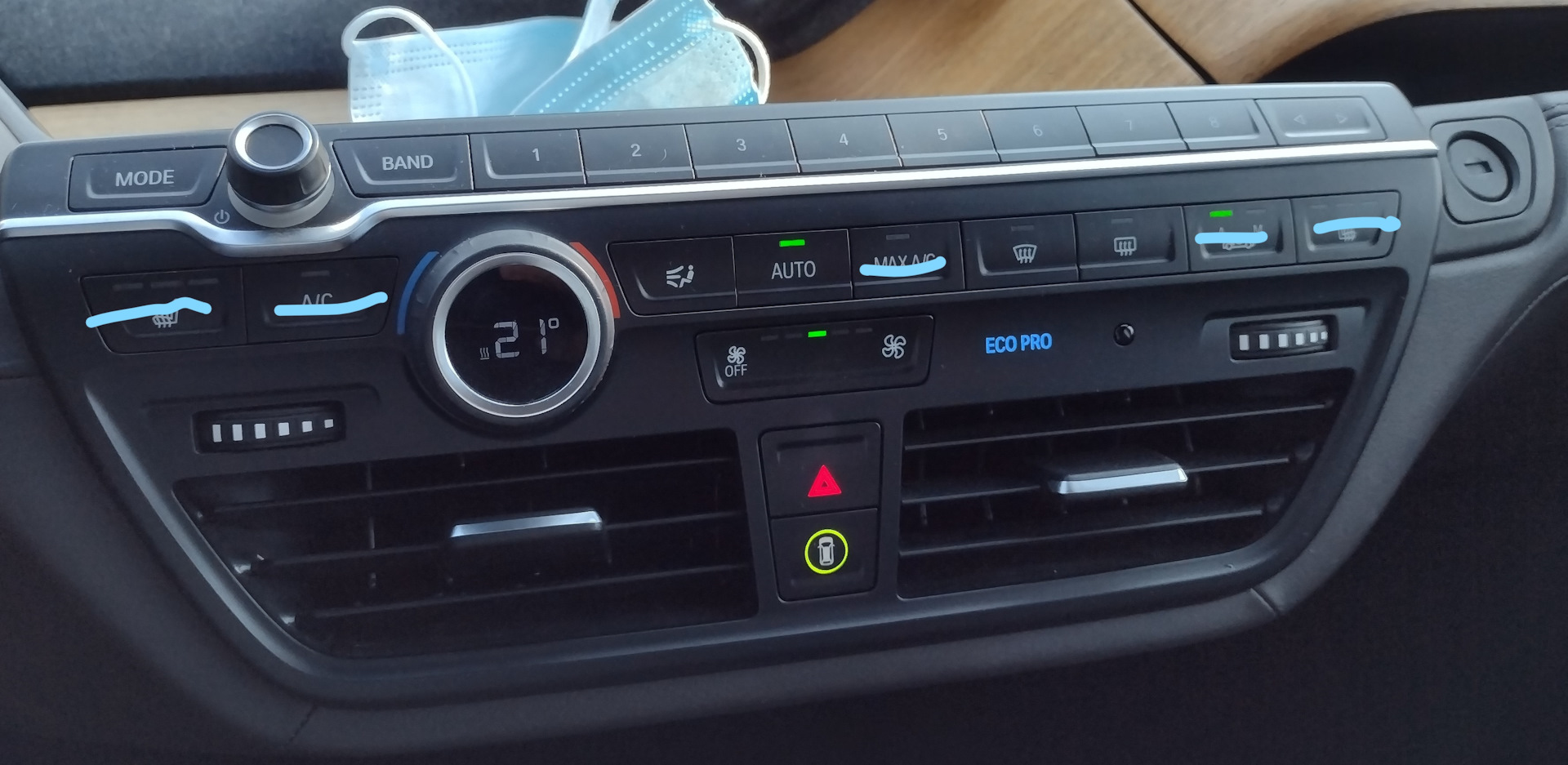 Замена светодиодов на приборной панели — BMW i3, 2015 года ...