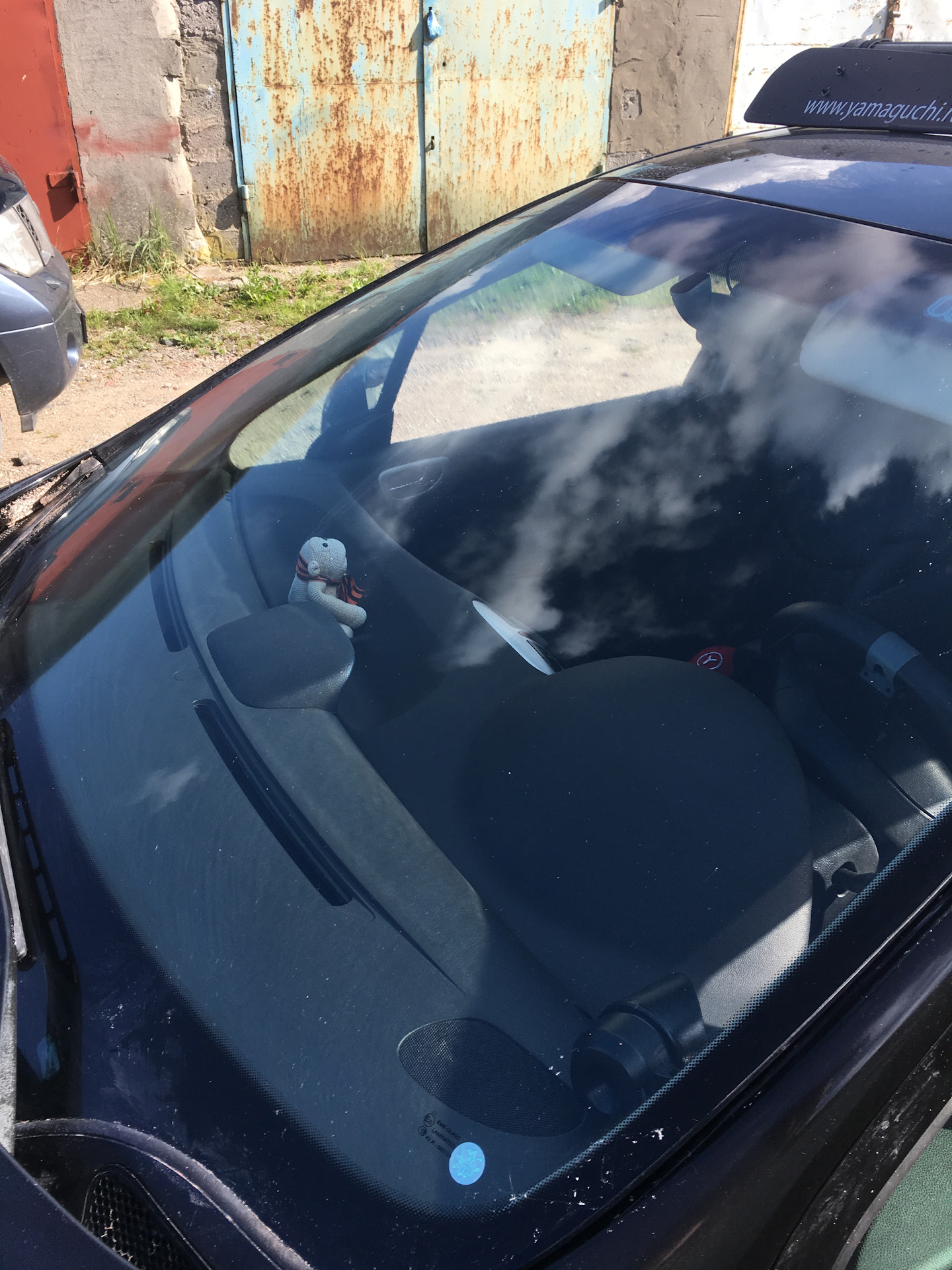 Шлифовка лобового стекла — Peugeot 307, 1,6 л, 2006 года | своими ...