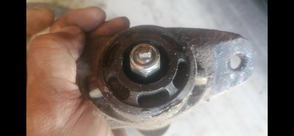 Появился стук в замененном амортизаторе — Volkswagen Jetta V, 1,6 л ...