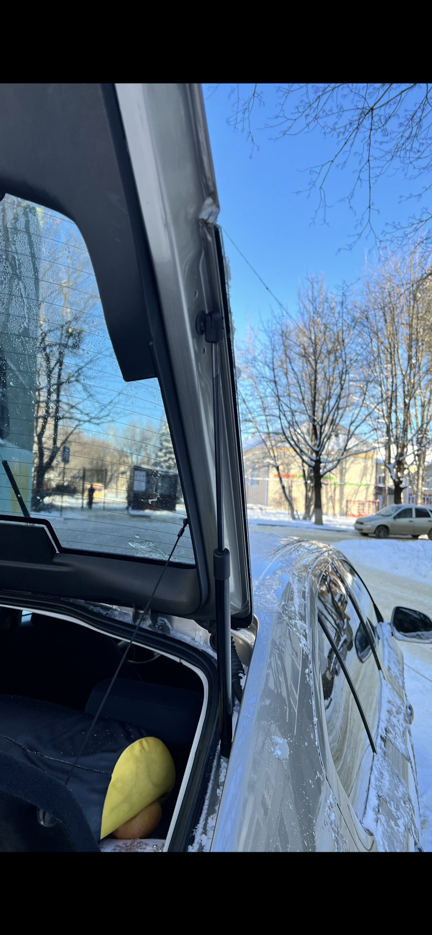 открыть дверь skoda