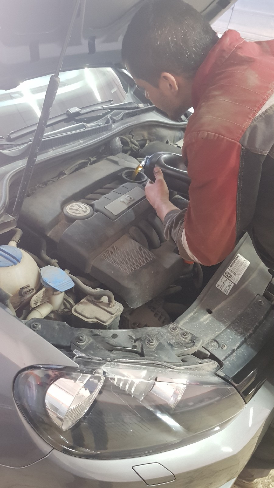 Замена масла и задних тормозных колодок. — Volkswagen Golf Mk6, 1,6 л ...